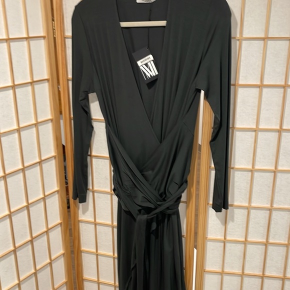 MM Lafleur Dresses & Skirts - NWT MMLafleur Katerina Wrap Dress NWT Size XL Color dark sage